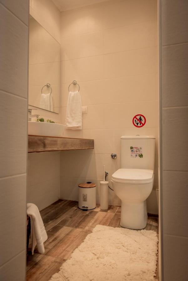 Aphrodite's On Agia Sofia Midas Appartement *